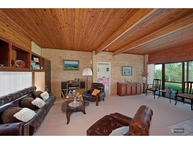 99 Whiteside Road, Whiteside QLD 4503