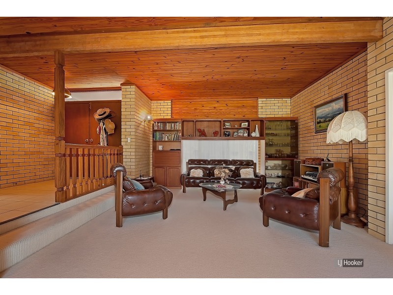 99 Whiteside Road, Whiteside QLD 4503