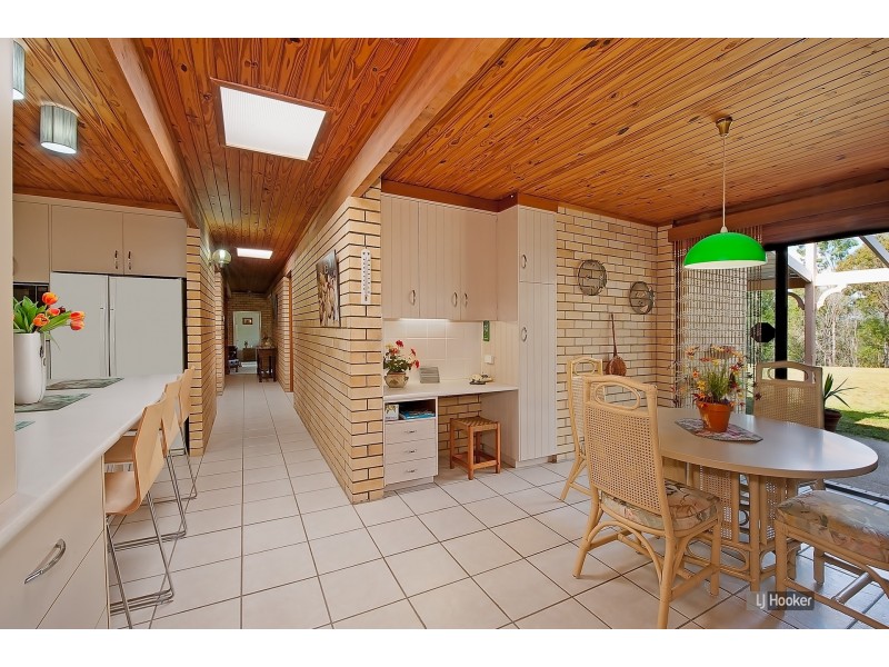 99 Whiteside Road, Whiteside QLD 4503