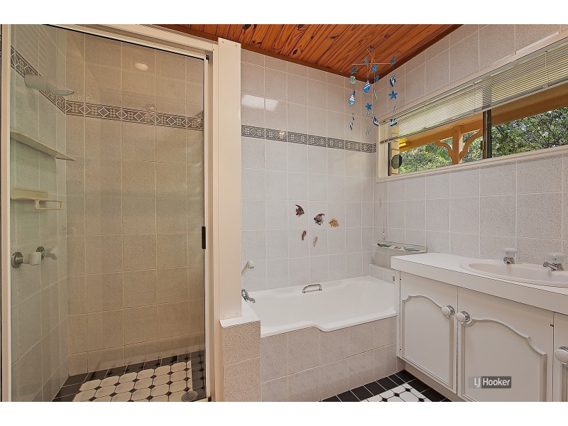 99 Whiteside Road, Whiteside QLD 4503