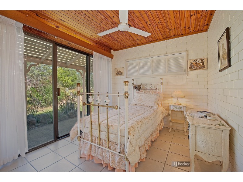 99 Whiteside Road, Whiteside QLD 4503