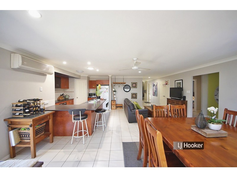 24 Brimstone Court, Kallangur QLD 4503