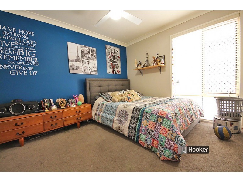 24 Brimstone Court, Kallangur QLD 4503