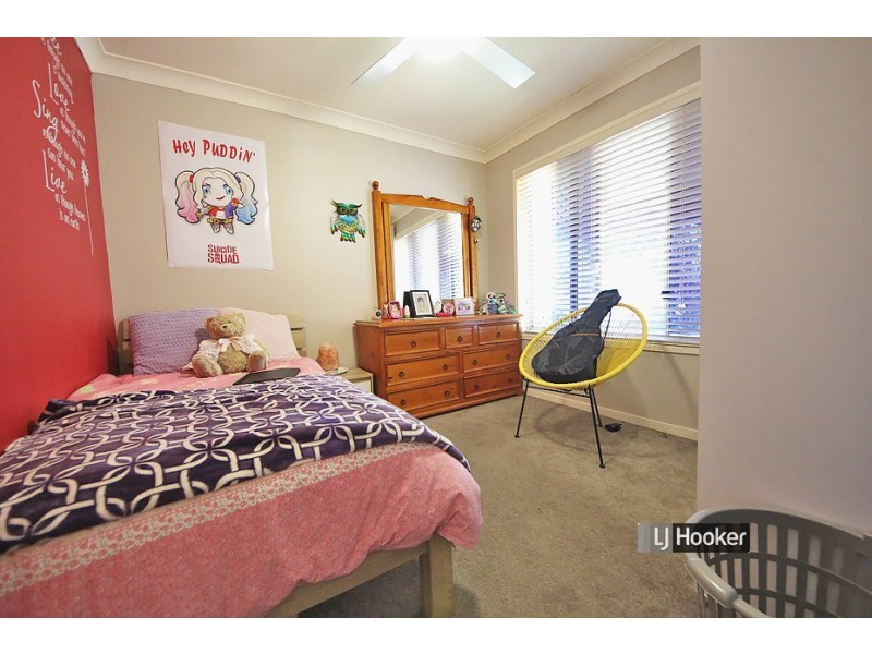 24 Brimstone Court, Kallangur QLD 4503