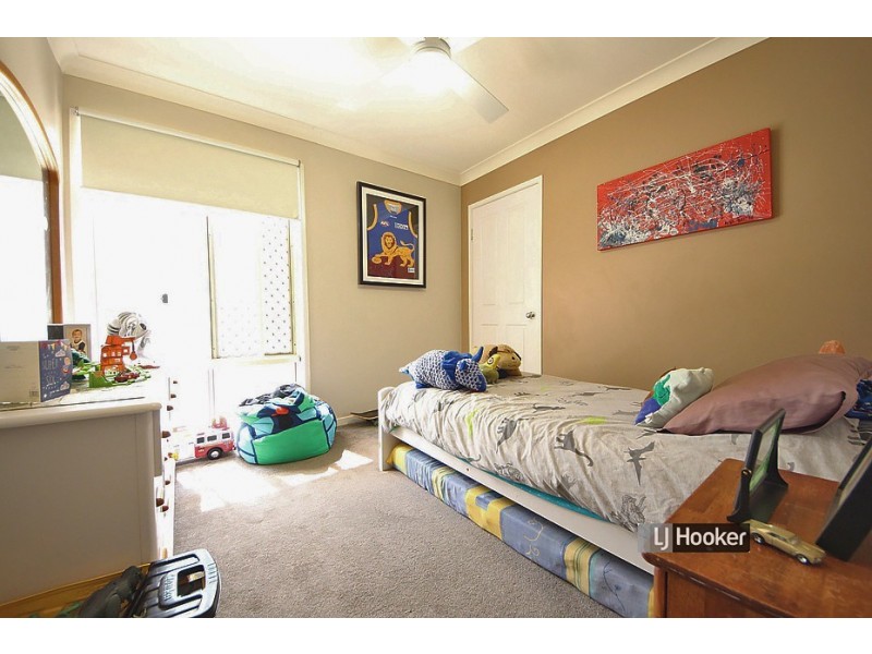 24 Brimstone Court, Kallangur QLD 4503