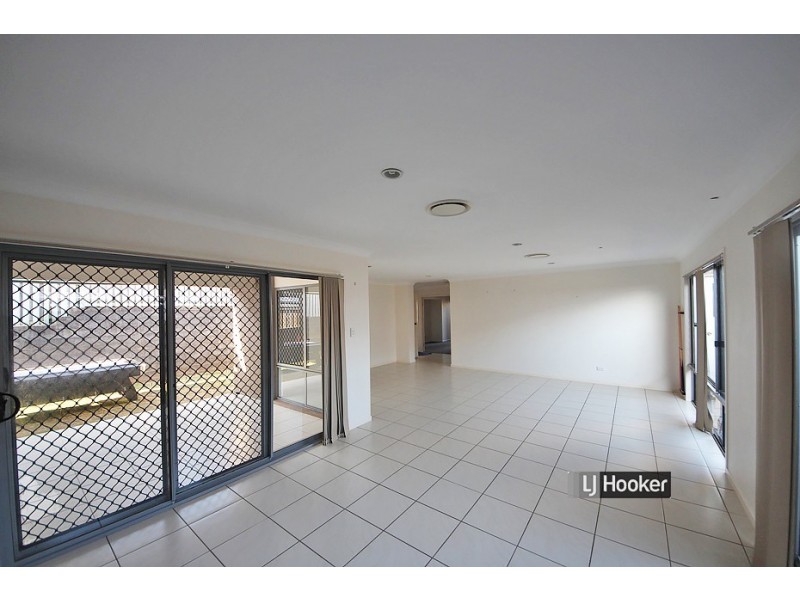 4 Jowarra Street, Kallangur QLD 4503