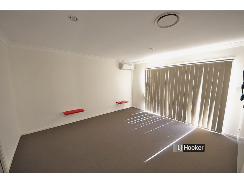 4 Jowarra Street, Kallangur QLD 4503