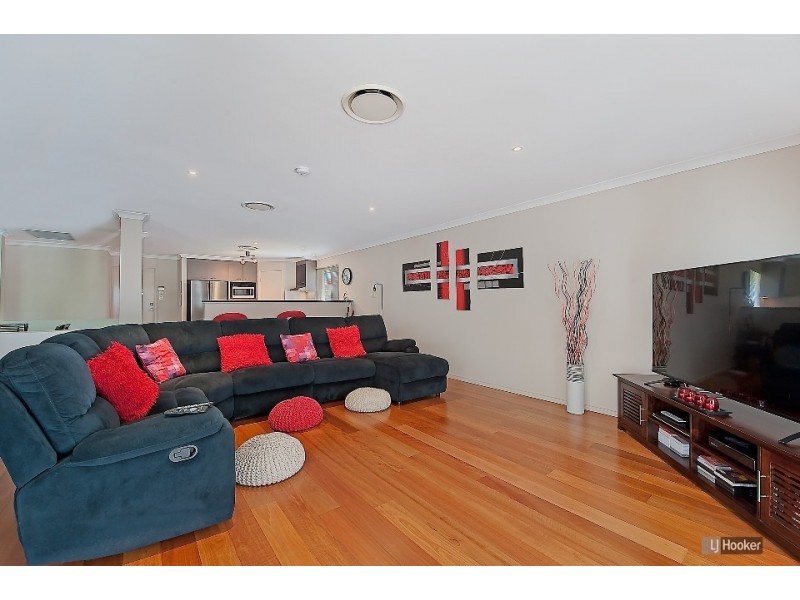 30 Whitfield Crescent, North Lakes QLD 4509