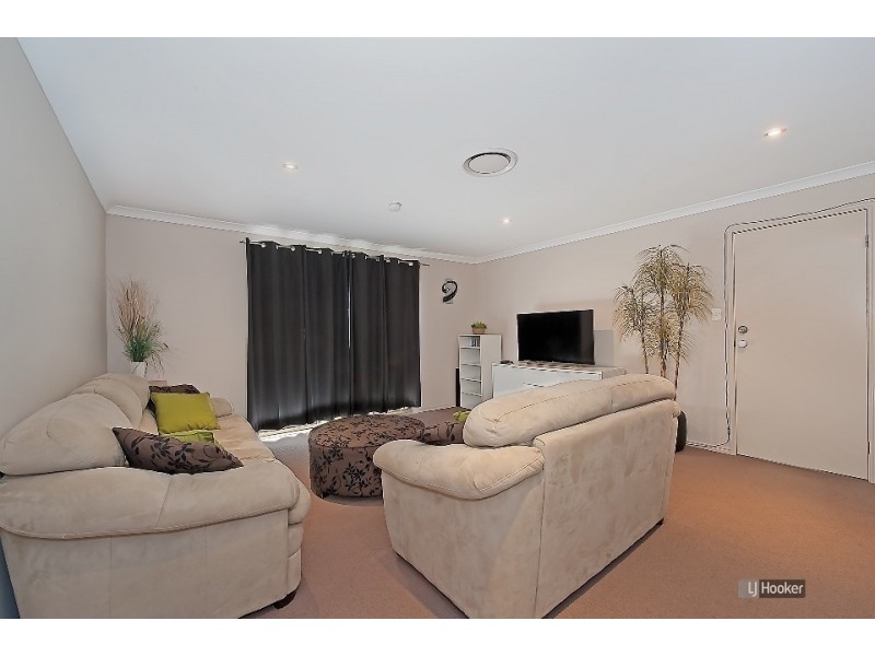 30 Whitfield Crescent, North Lakes QLD 4509