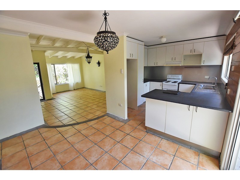 15 Arunga Street, Petrie QLD 4502