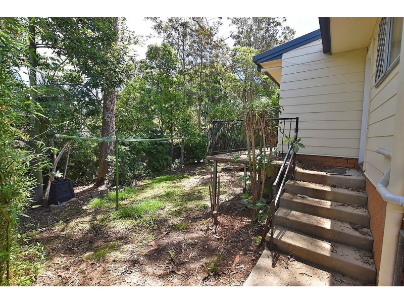15 Arunga Street, Petrie QLD 4502