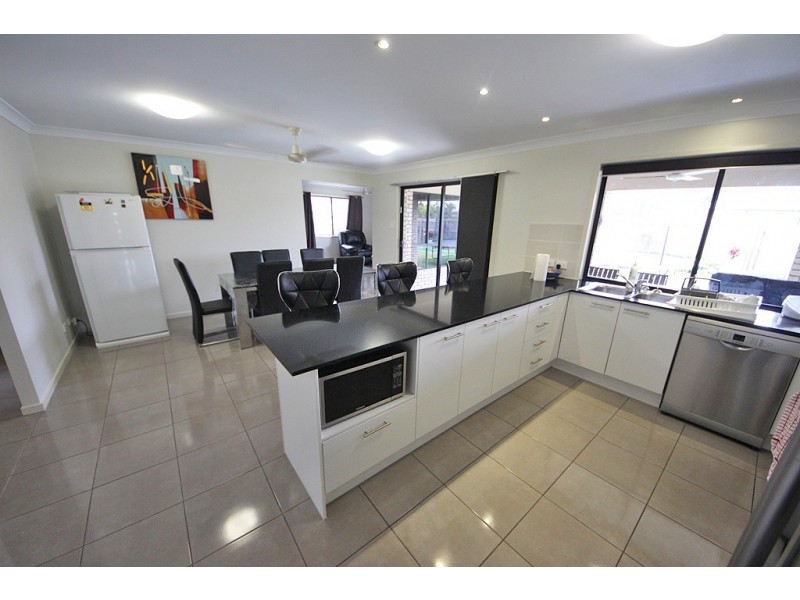 2 Benham Ave, Kallangur QLD 4503