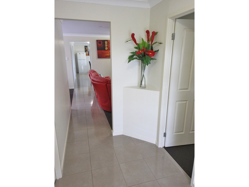 2 Benham Ave, Kallangur QLD 4503