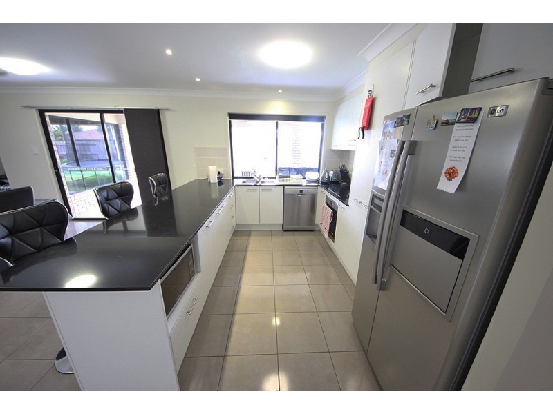 2 Benham Ave, Kallangur QLD 4503