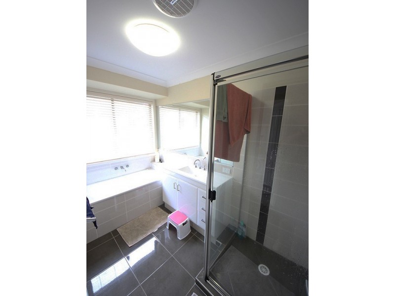 2 Benham Ave, Kallangur QLD 4503