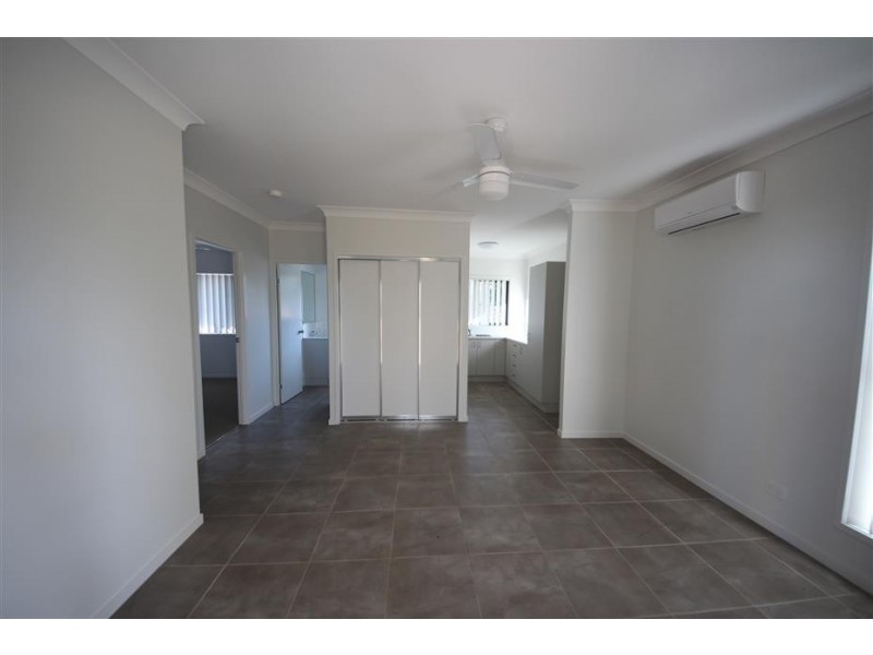 Unit 2/13 Blackbird Terrace, Kallangur QLD 4503
