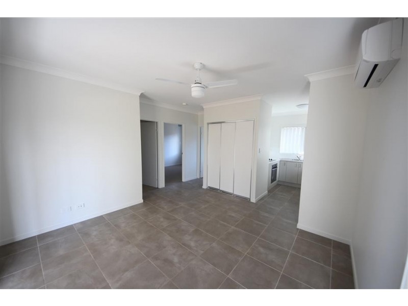 Unit 2/13 Blackbird Terrace, Kallangur QLD 4503
