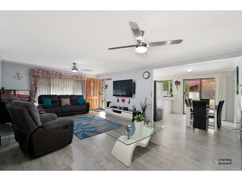 10 Streeton Court, Rothwell QLD 4022