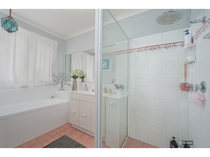 10 Streeton Court, Rothwell QLD 4022