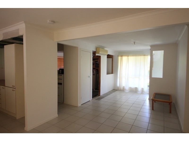 6 Theten Court, Kallangur QLD 4503