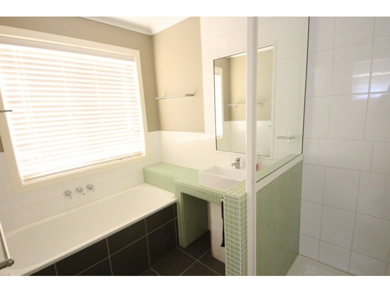 6 Theten Court, Kallangur QLD 4503