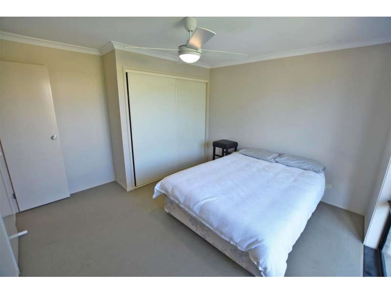 9 Dotterel Crescent, North Lakes QLD 4509