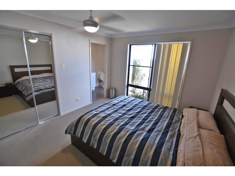 9 Dotterel Crescent, North Lakes QLD 4509