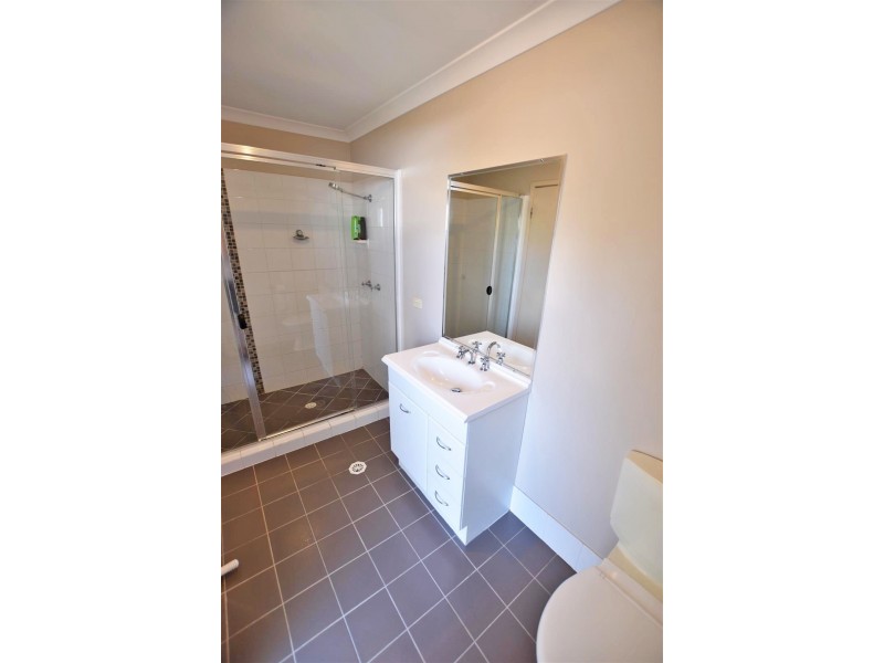 9 Dotterel Crescent, North Lakes QLD 4509