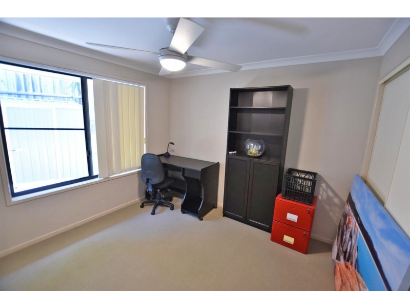 9 Dotterel Crescent, North Lakes QLD 4509