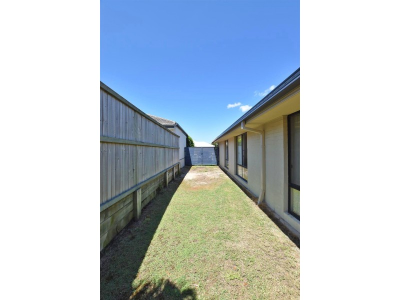 9 Dotterel Crescent, North Lakes QLD 4509