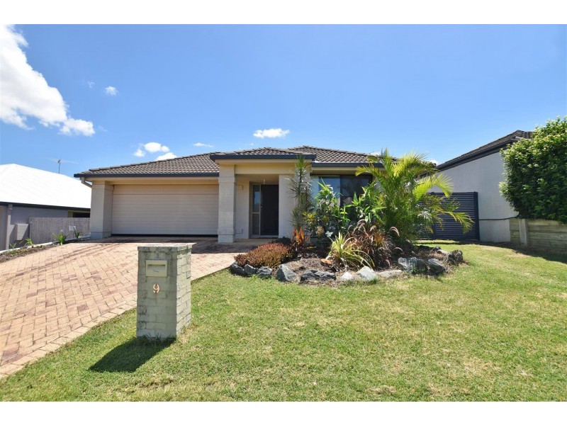 9 Dotterel Crescent, North Lakes QLD 4509