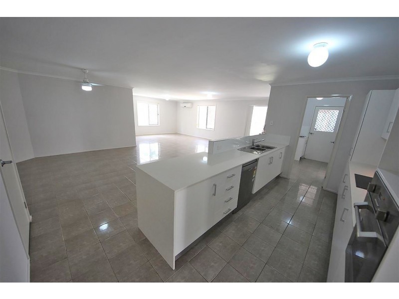 11 Timbarra Court, Petrie QLD 4502