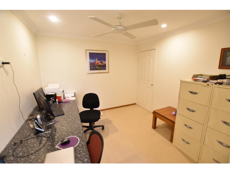 6 Lough Court, Murrumba Downs QLD 4503