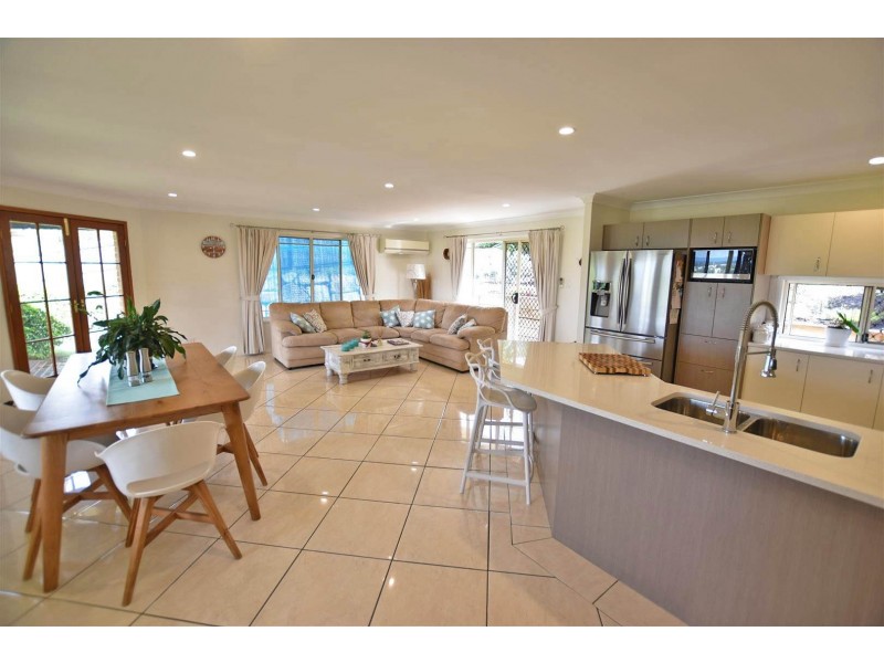 6 Lough Court, Murrumba Downs QLD 4503