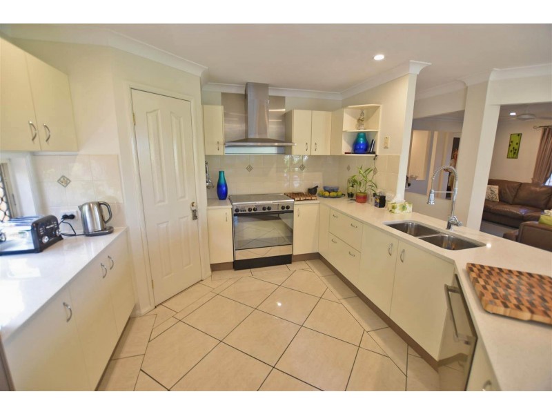 6 Lough Court, Murrumba Downs QLD 4503