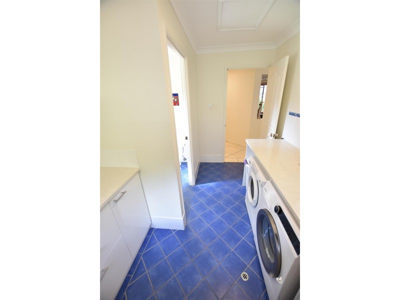 6 Lough Court, Murrumba Downs QLD 4503