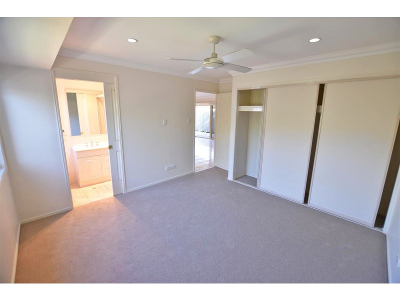 23 Faraday Court, Kallangur QLD 4503
