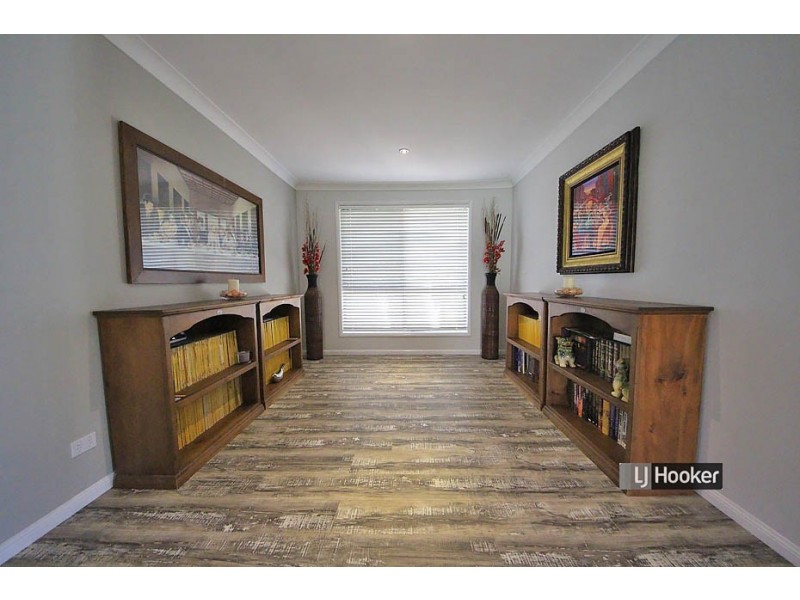 16 Vibrant Court, Dakabin QLD 4503