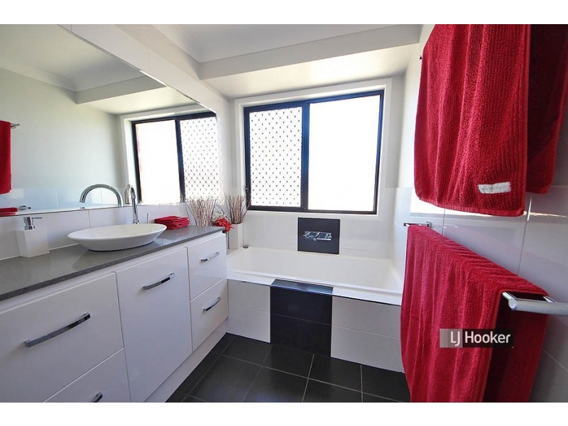 16 Vibrant Court, Dakabin QLD 4503