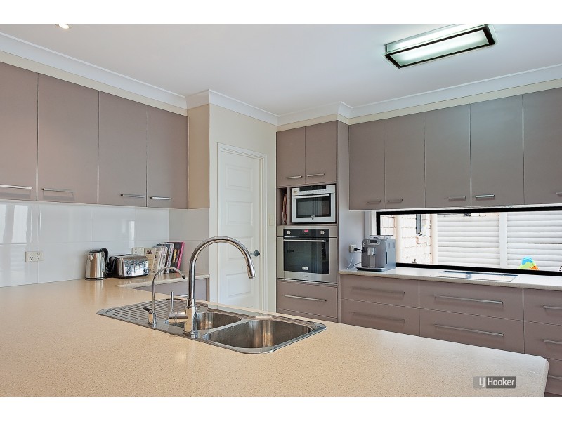 8 Diane Parade, Kallangur QLD 4503