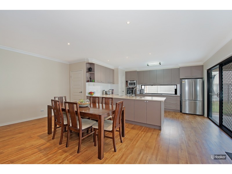 8 Diane Parade, Kallangur QLD 4503