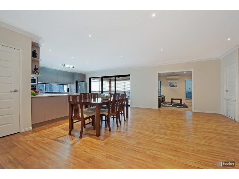 8 Diane Parade, Kallangur QLD 4503