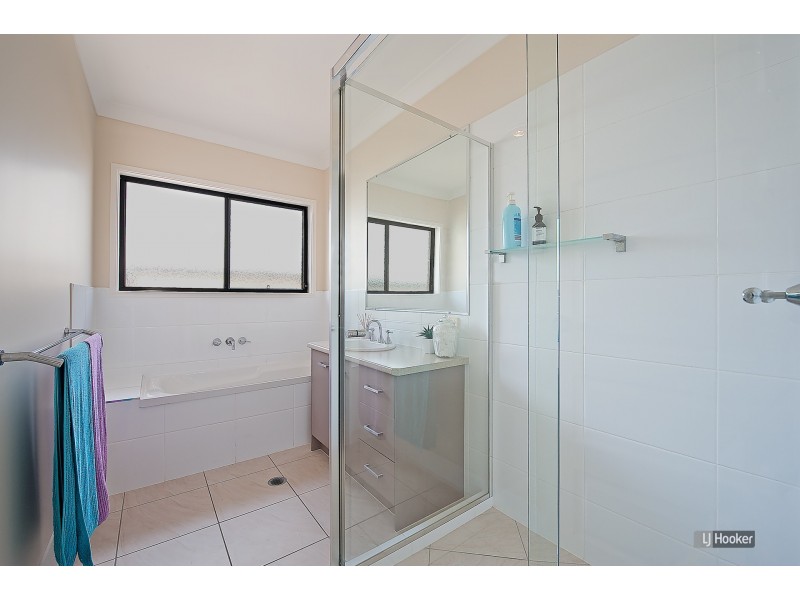 8 Diane Parade, Kallangur QLD 4503