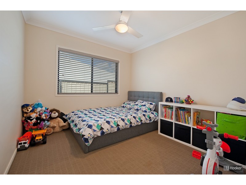 8 Diane Parade, Kallangur QLD 4503
