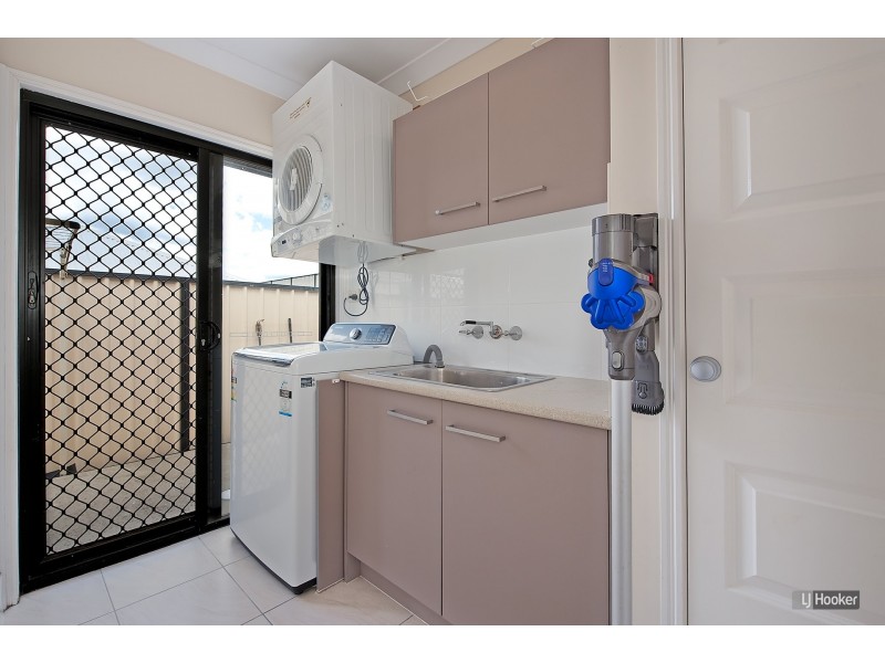 8 Diane Parade, Kallangur QLD 4503