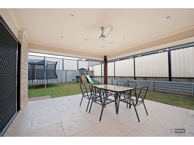 8 Diane Parade, Kallangur QLD 4503