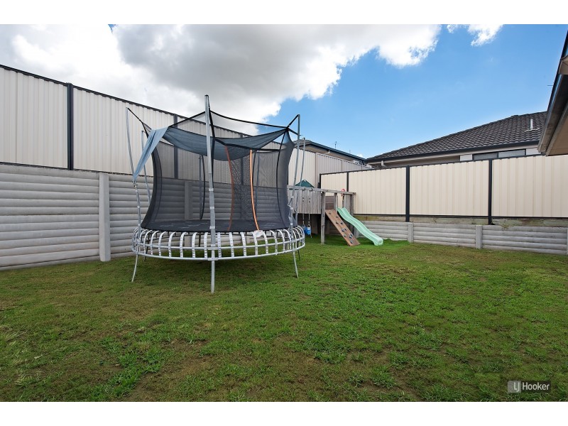 8 Diane Parade, Kallangur QLD 4503