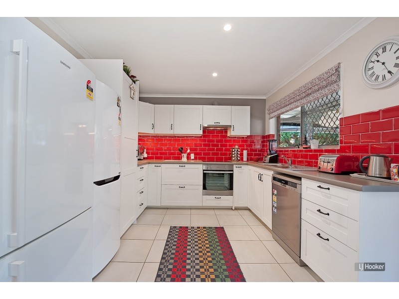 1305 Anzac Avenue, Kallangur QLD 4503