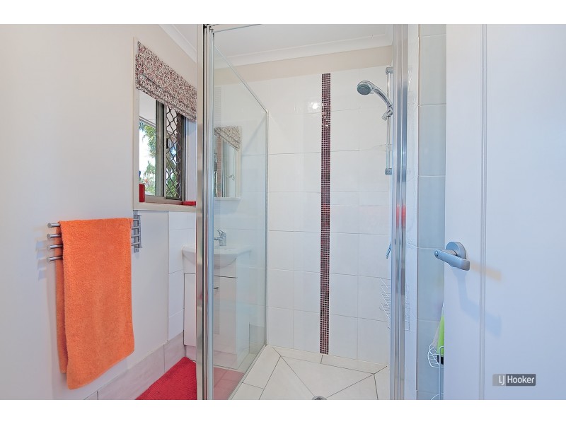 1305 Anzac Avenue, Kallangur QLD 4503