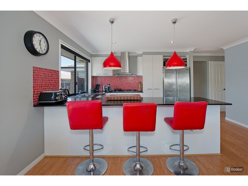 16 Honeyeater Crescent, Dakabin QLD 4503